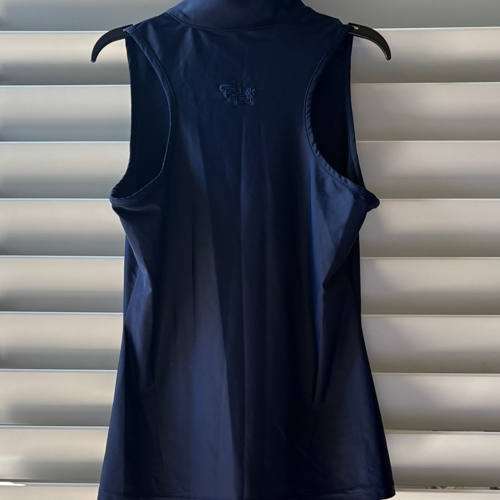 Tzu Tzu Navy Sleeveless V-Neck Racerback Golf Shirt; Sz: M; EUC - Picture 6 of 7